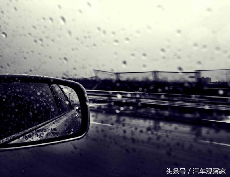 雨天开车车窗玻璃看不清怎么办,雨天开车后视镜玻璃看不清怎么办