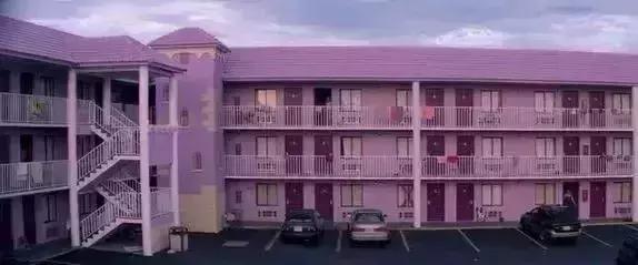 R级儿童片！抽烟喝酒纹身出*身卖**体，但她依然是好妈妈