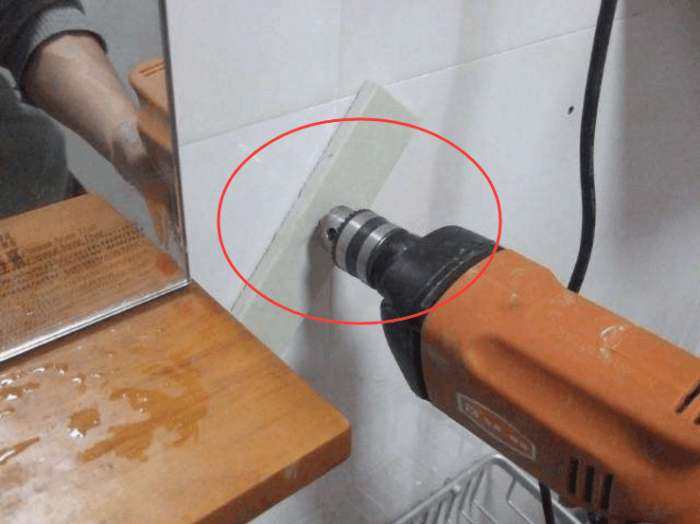 新手学贴瓷砖打孔技巧视频,瓷砖上打孔最好的方法