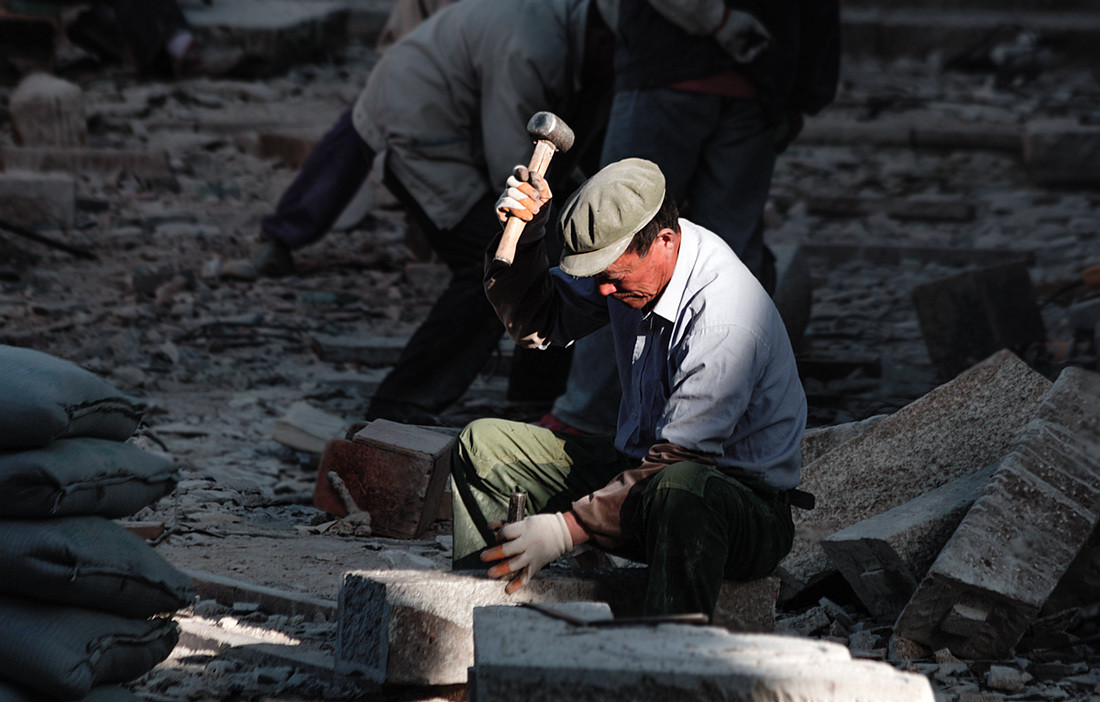 觉得工资低了又找不到工作咋办,最奇葩的五个高薪职业你愿意做吗