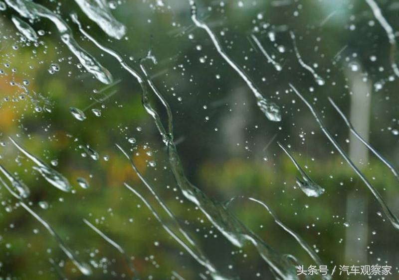 雨天开车车窗玻璃看不清怎么办,雨天开车后视镜玻璃看不清怎么办