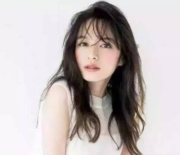 刘海好看的秘诀在这里,刘海长了怎么打理不用直发棒