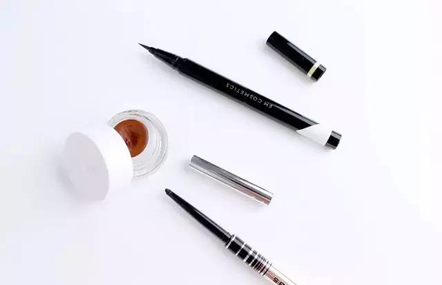 一支眼线笔如何搞定不明显眼妆,只有一支眼线笔怎么画