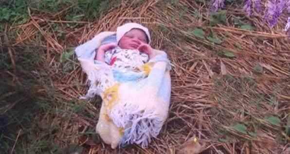 宝宝眼睛肿大失明,女宝宝眼睛为什么会肿