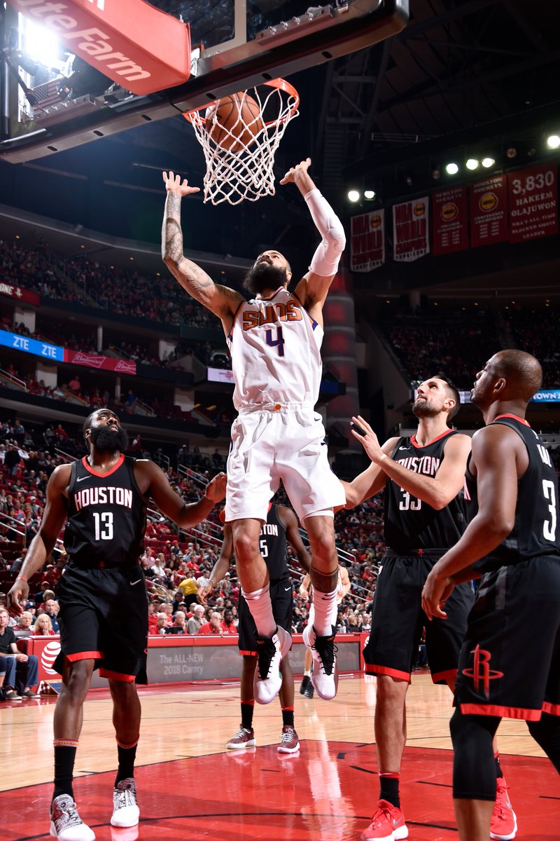 费城小将演绎“大师之路”！一米七五穿“金”首迎连胜！