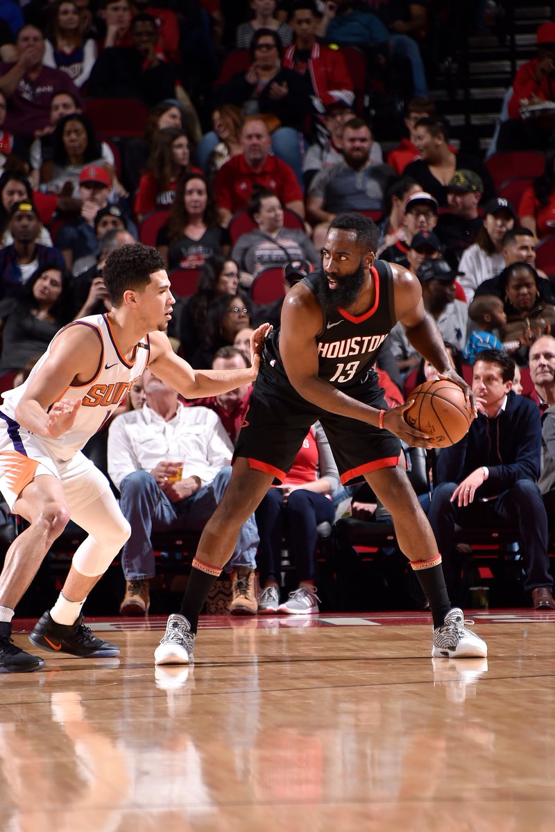 费城小将演绎“大师之路”！一米七五穿“金”首迎连胜！