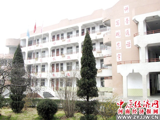 商水二高：风劲扬帆正当时