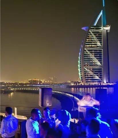 迪拜富得流油,迪拜富得流油的地方