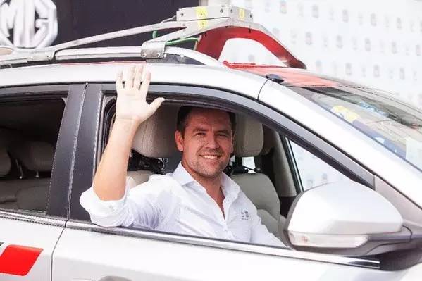 车展上的这款车，欧文开了都说好