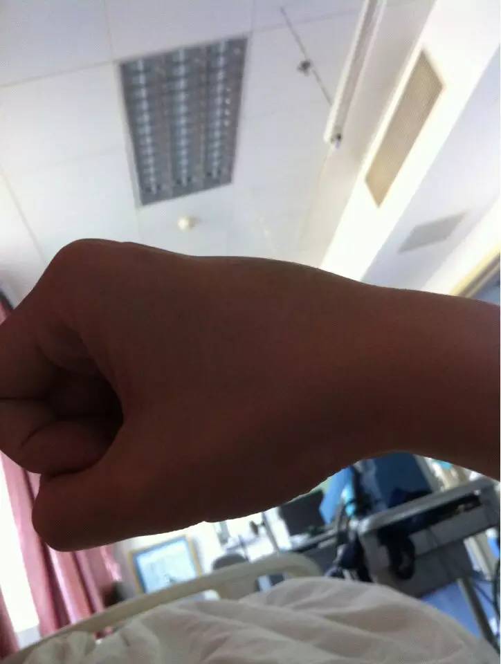 一日为母终生坚不可摧，全世界却为你流眼泪！