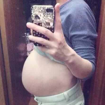 一日为母终生坚不可摧，全世界却为你流眼泪！