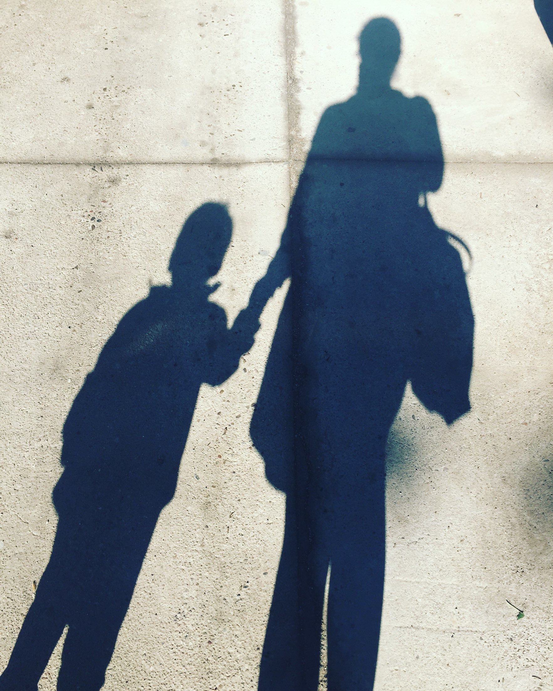 一日为母终生坚不可摧，全世界却为你流眼泪！