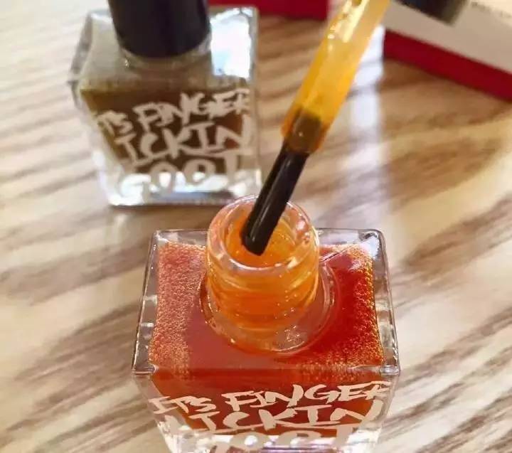 肯德基元气乳茶指甲油,可食用口红跨界肯德基