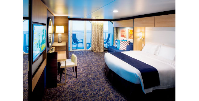 妈妈牵着女儿的手图片 (世界那么大妈妈陪你探索世界)