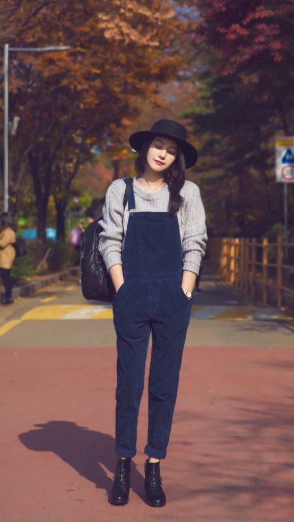 高圆圆和杨幂同穿绿色的裙子,杨幂高圆圆穿毛衣