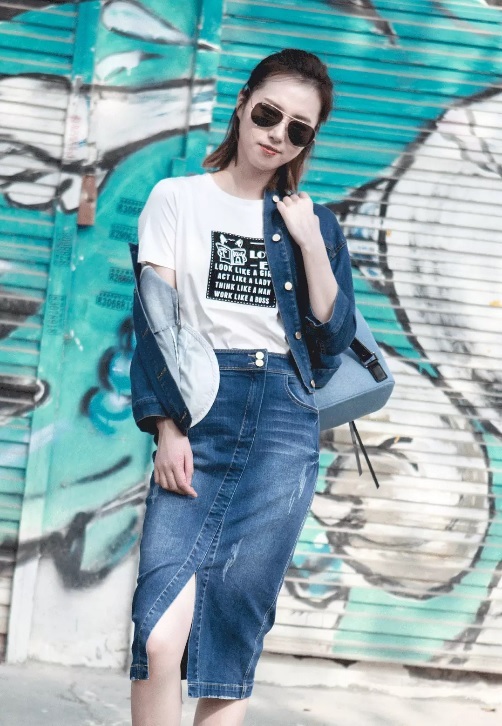 高圆圆和杨幂同穿绿色的裙子,杨幂高圆圆穿毛衣