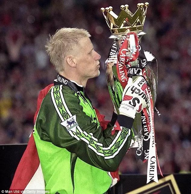 小舒梅切尔的经历,舒梅切尔打破父亲纪录