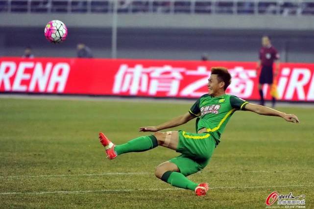 99年的他已经在中超崭露头角，80后的你还打游戏呢？