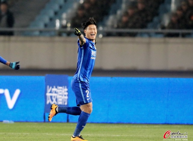 99年的他已经在中超崭露头角，80后的你还打游戏呢？