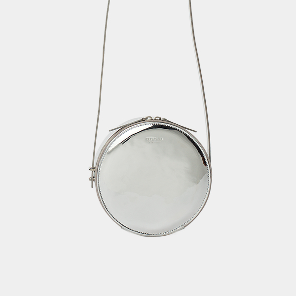 买个包平时背着逛街买什么样的,月入3千背什么包值得买