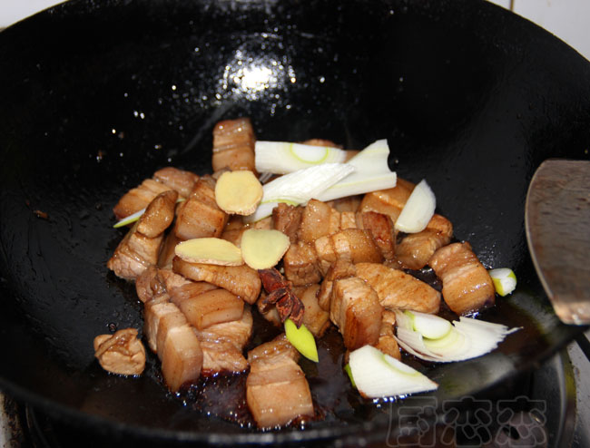 如何让红烧肉软糯不柴,红烧肉怎么烧才能软烂不柴窍门