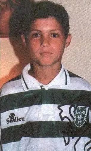 足坛巨星照片,足坛帅哥年轻的容颜