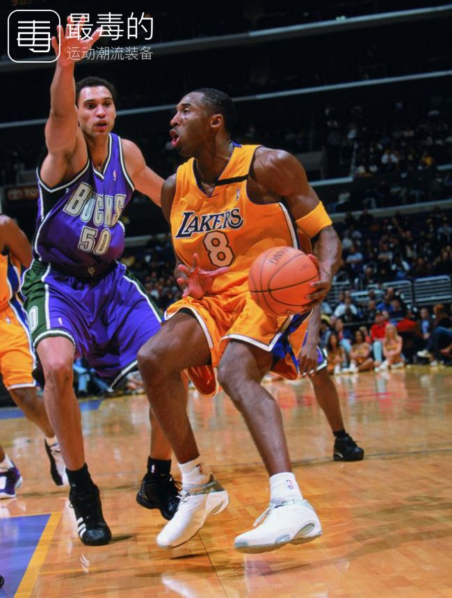 回顾科比上脚战靴,传奇落幕科比
