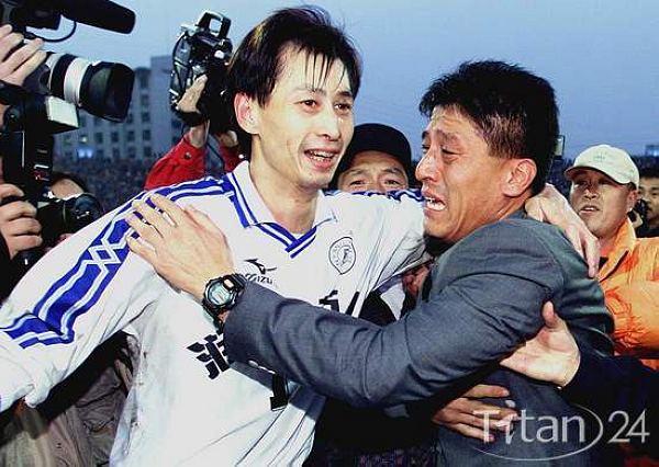 他训斥中国不职业球员，暗批老板“言而无信”，但深受球迷喜爱