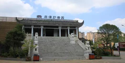 安顺除了龙宫黄果树还有哪里好玩,安顺哪里的瀑布最好玩