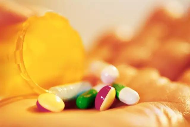 天气热手上长痘怎么办,为什么天气一热就爆痘