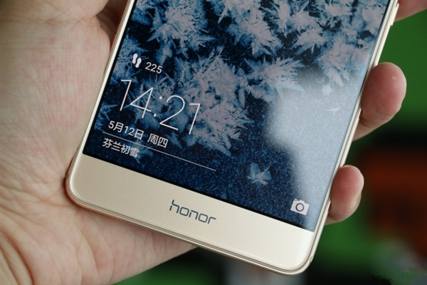 华为p9和荣耀v8哪个好,华为p9比荣耀v8贵在哪