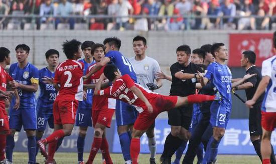 中国足球十大历史成就,盘点中国足球令人啼笑皆非的失误