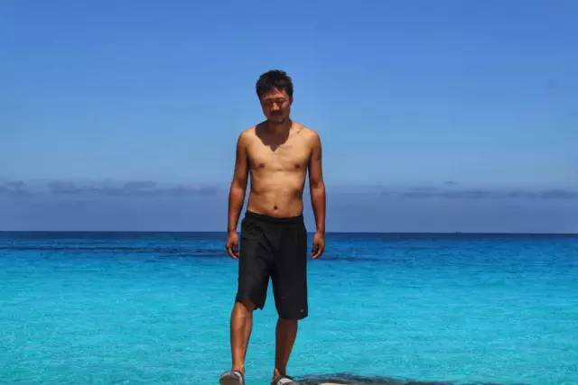 旅行叫他变沧桑，也叫他犯二，但还是死性不改