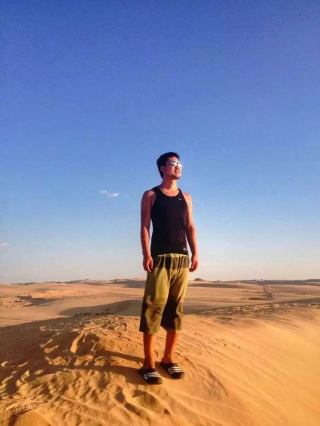 旅行叫他变沧桑，也叫他犯二，但还是死性不改