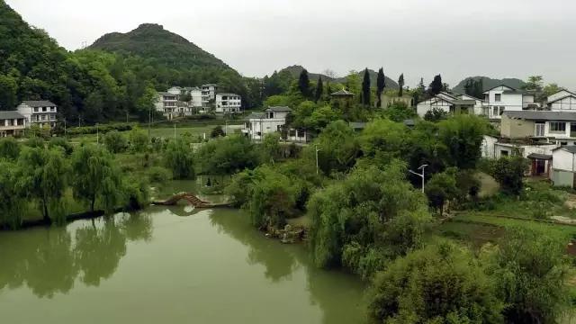 安顺除了龙宫黄果树还有哪里好玩,安顺哪里的瀑布最好玩