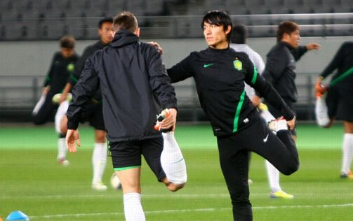 “玩死”中超标王的暖男究竟是何来头，18岁就恋上最美童星