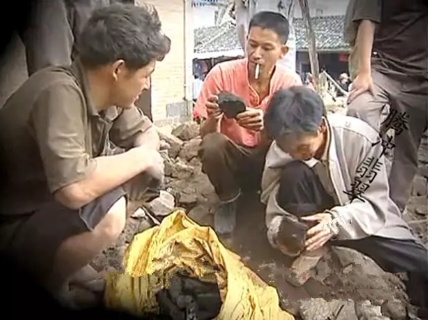 云南腾冲翡翠玉石视频,腾冲翡翠稀缺资源