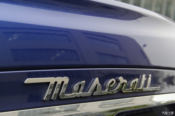 美女开玛莎拉蒂高速实拍原声视频,女车主提车