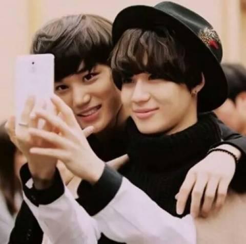 韩娱圈不是亲戚关系长相却胜似双胞胎的爱豆有哪些？