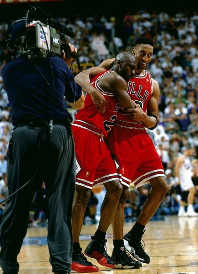 aj12纯原和真的对比,aj12冷门款