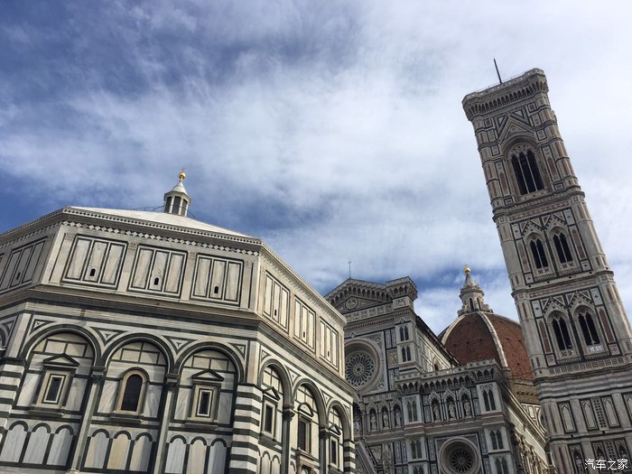 美女开玛莎拉蒂高速实拍原声视频,女车主提车