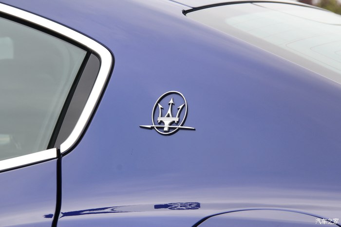 美女开玛莎拉蒂高速实拍原声视频,女车主提车