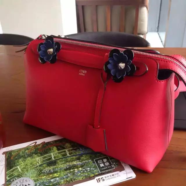 大牌包包有哪些实用耐背的,撞包的原因