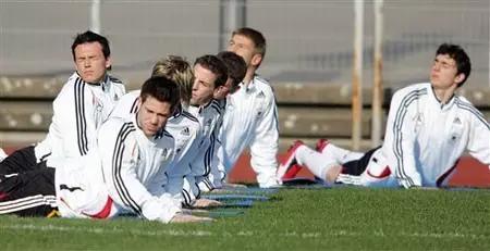 跟我练-动作再生：眼部太阳浴