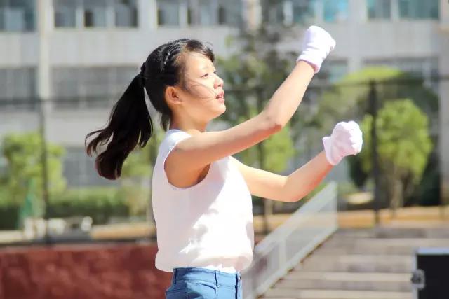 昨天，丽江这所学校激情四溢、尖叫连连，在干啥？