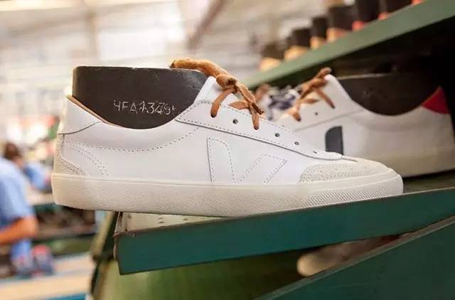 十大小白鞋轻奢品牌,好看又不烂的小白鞋牌子