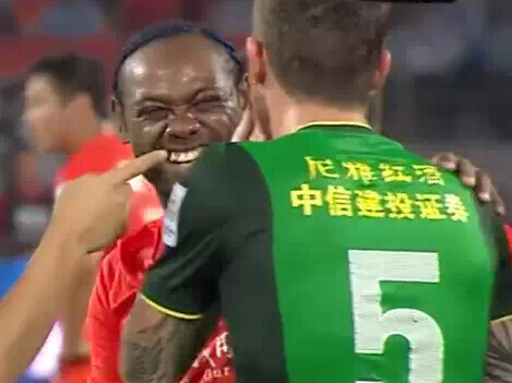 “玩死”中超标王的暖男究竟是何来头，18岁就恋上最美童星