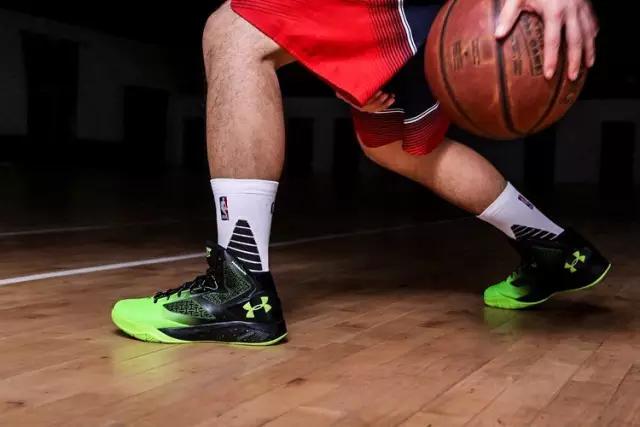 穆迪同款鞋子,穆迪粉色鞋子