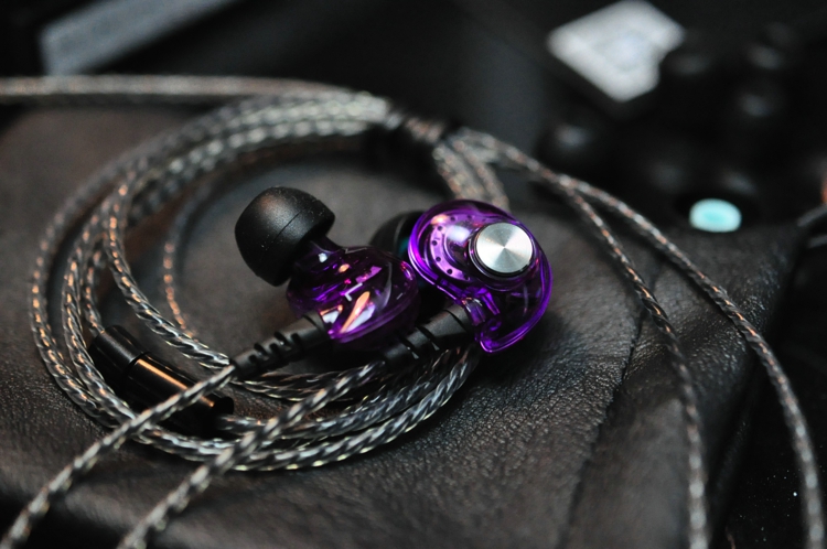 阿思翠发烧级有线耳机开箱,阿思翠比较均衡的耳机