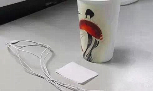 苹果耳机发黄处理办法视频,iphone耳机黄白灯闪烁